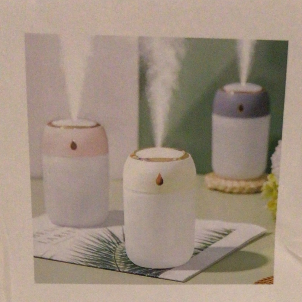 Beauty Mini Humidifier/ Aroma diffuser.